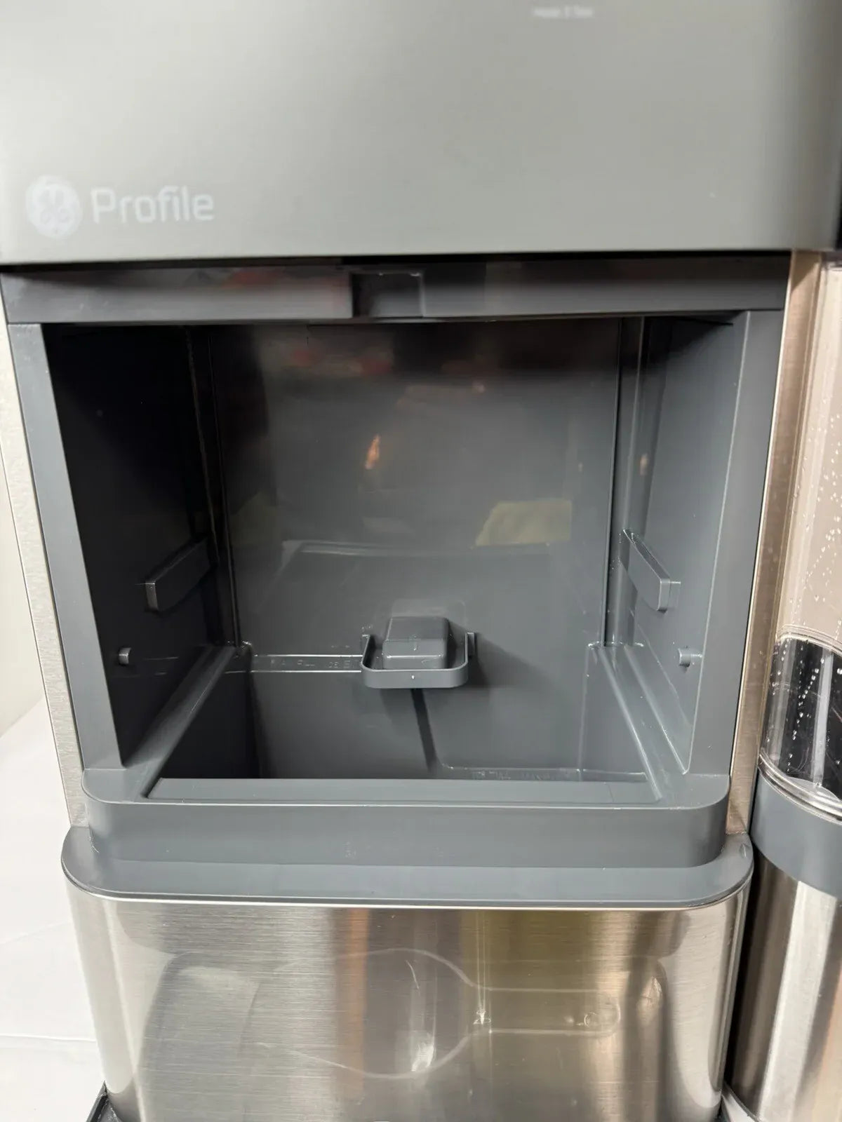 GE Profile Opal 2.0 38lb Portable Ice maker + Nugget Ice Production + Side Tank