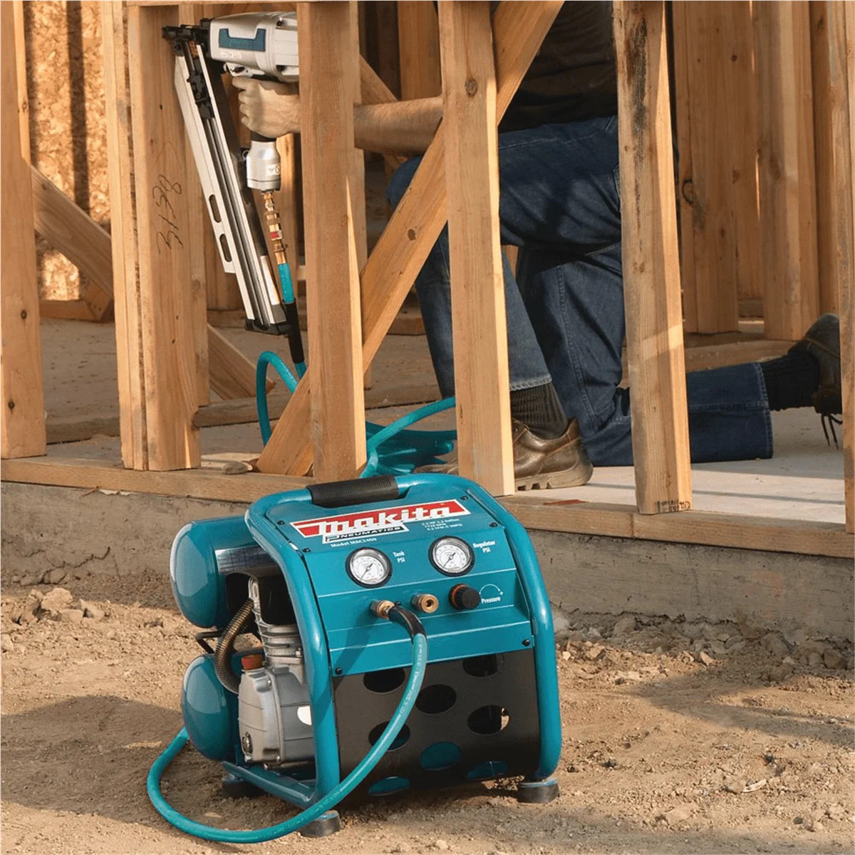 Makita MAC2400 Big Bore 2.5 HP Air Compressor