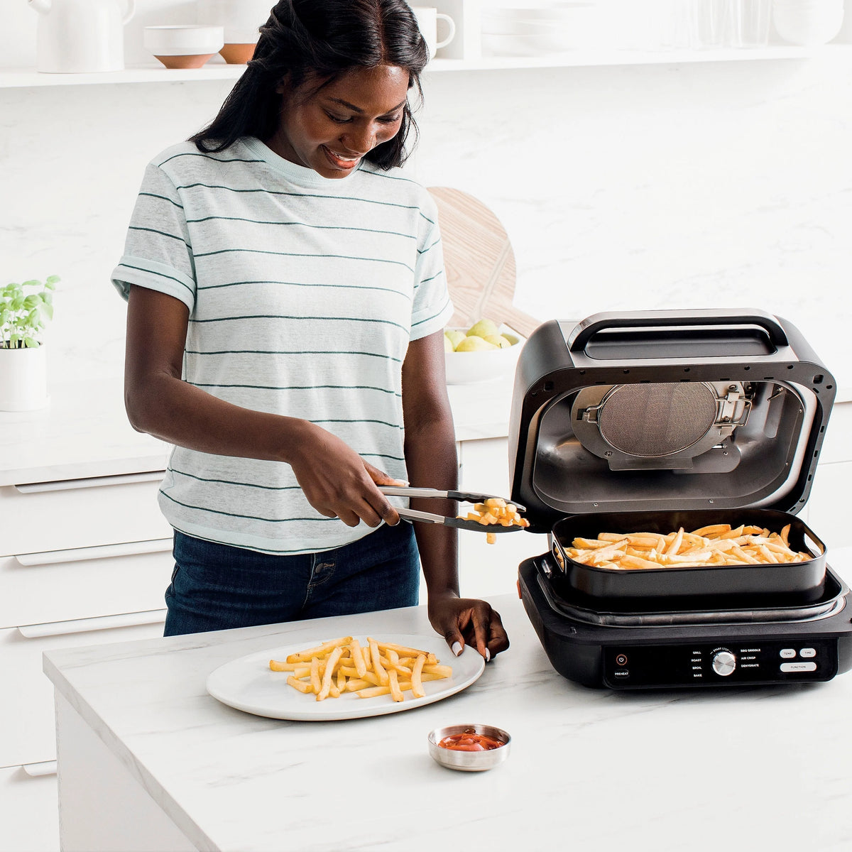 Ninja - Foodi XL Pro Indoor 7-in-1 Grill & Griddle with 4-Quart Air Fryer, Roast, Bake, Dehydrate, Broil - Silver/Black